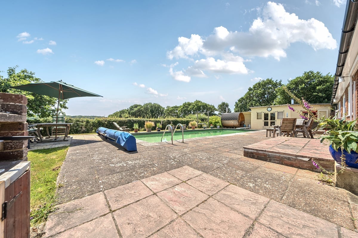 Actons Cottage, Buckholt Lane, Bexhill-on-Sea, TN39 5AX