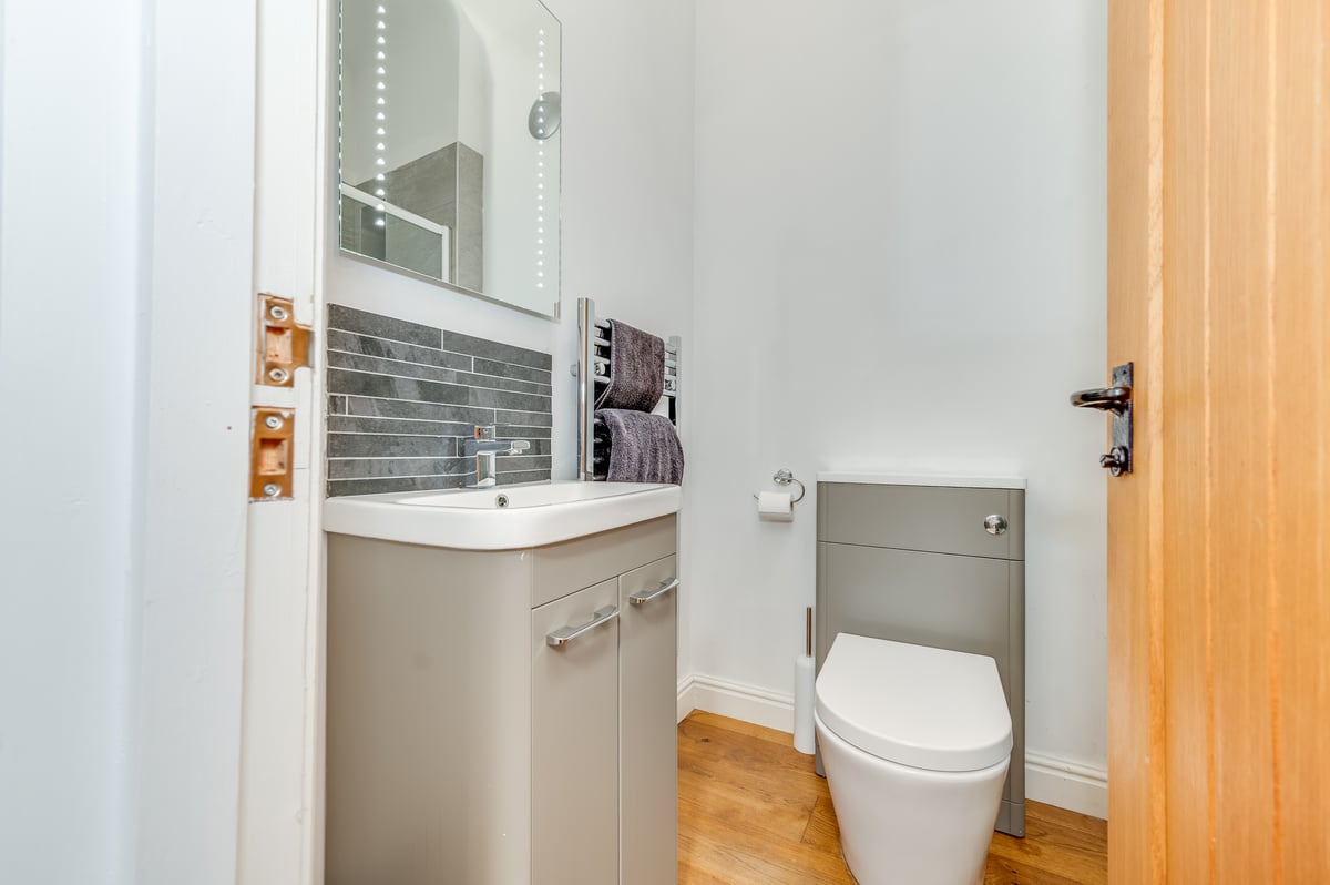 Snell House Farm, Bank Side, Sheffield, S35 0DA