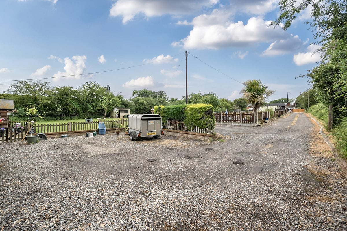 The Laurels, Castledon Road, Billericay, CM11 1LP