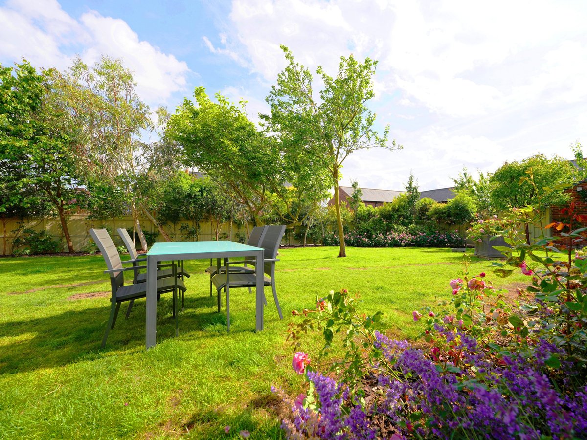 Priory Cottage, Pontefract Road, Pontefract, WF7 7EF