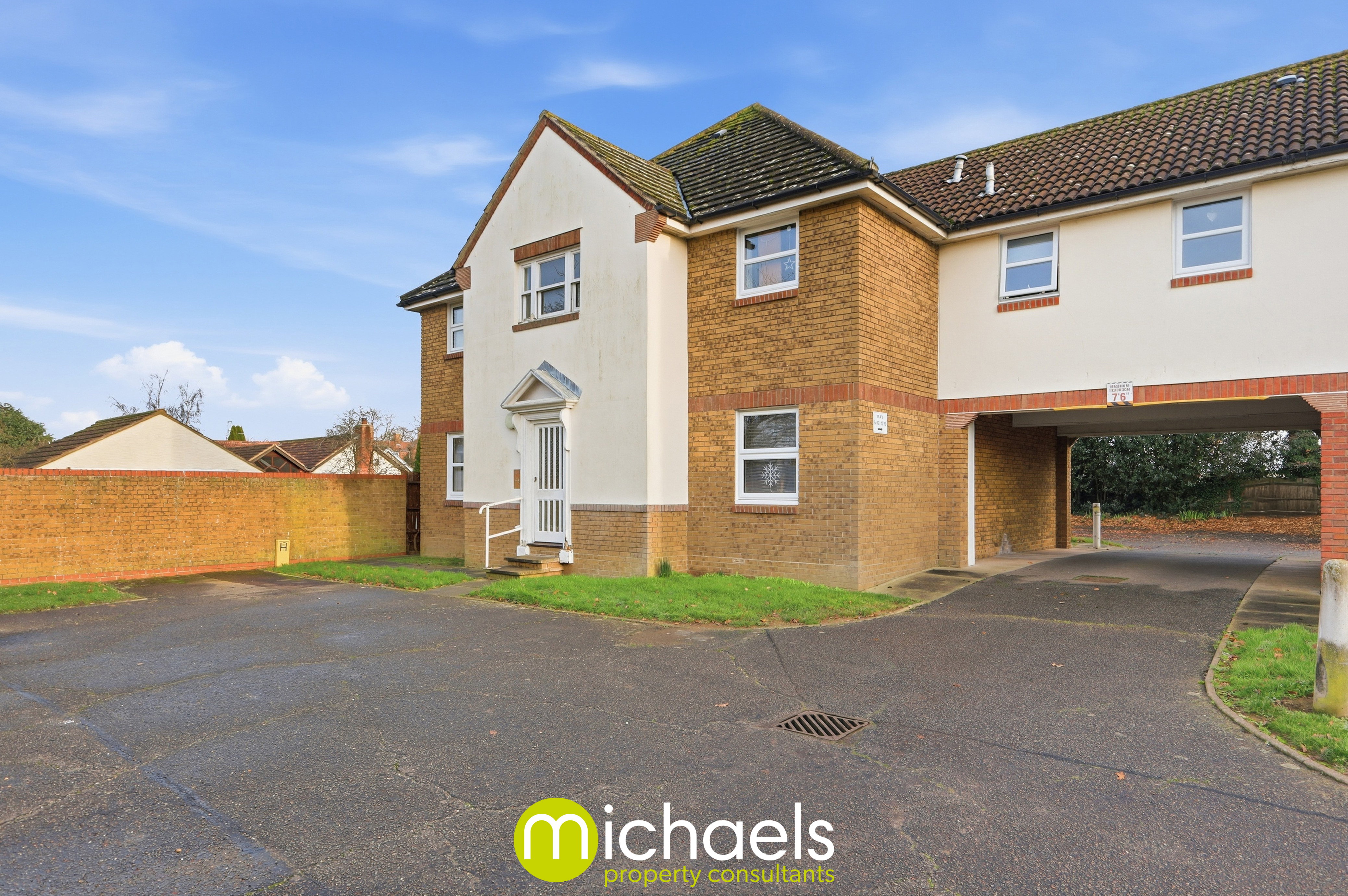 1 Hollytree Court, Layer Road