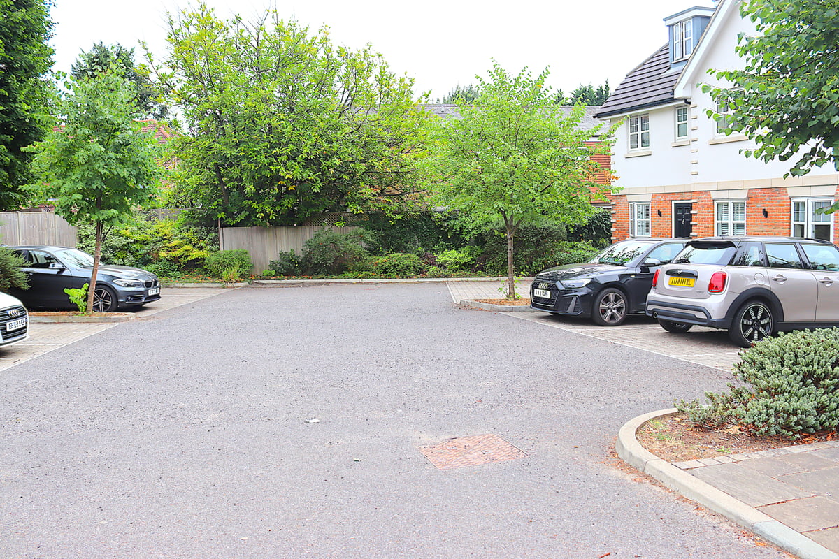 Flat 5, Ward Court, 2 Rectory Road, Farnborough, GU14 7DG