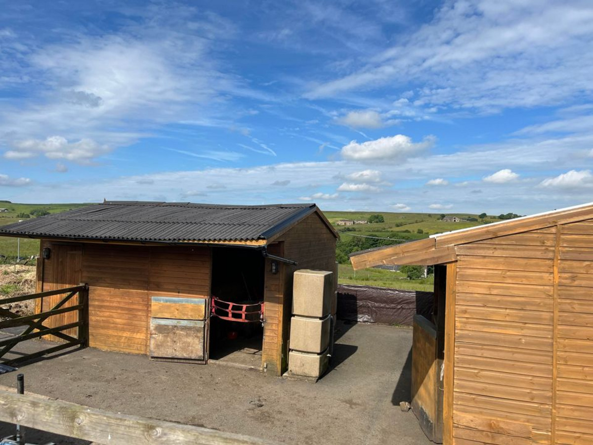 North Farm with Land, Hargreaves Fold Lane, Rossendale, BB4 9RU