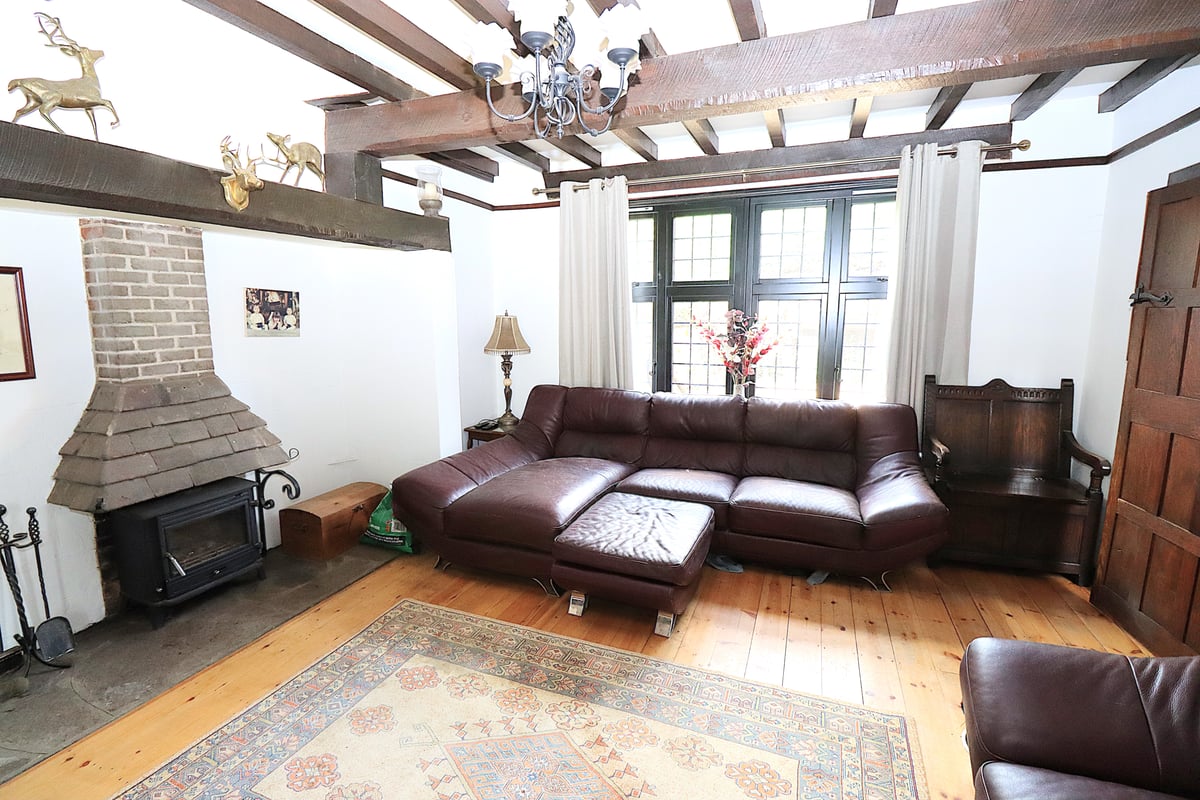 Farnborough Road, Farnborough, GU14 7JL