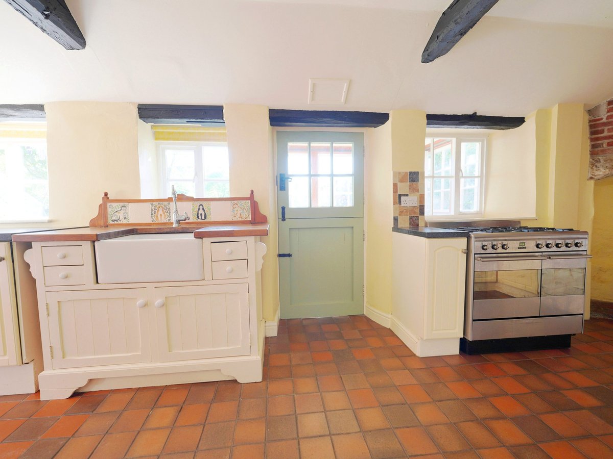 Priory Cottage, Pontefract Road, Pontefract, WF7 7EF