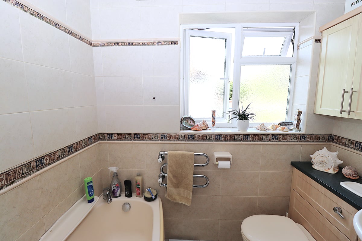 Southwood Road, Farnborough, GU14 0JQ