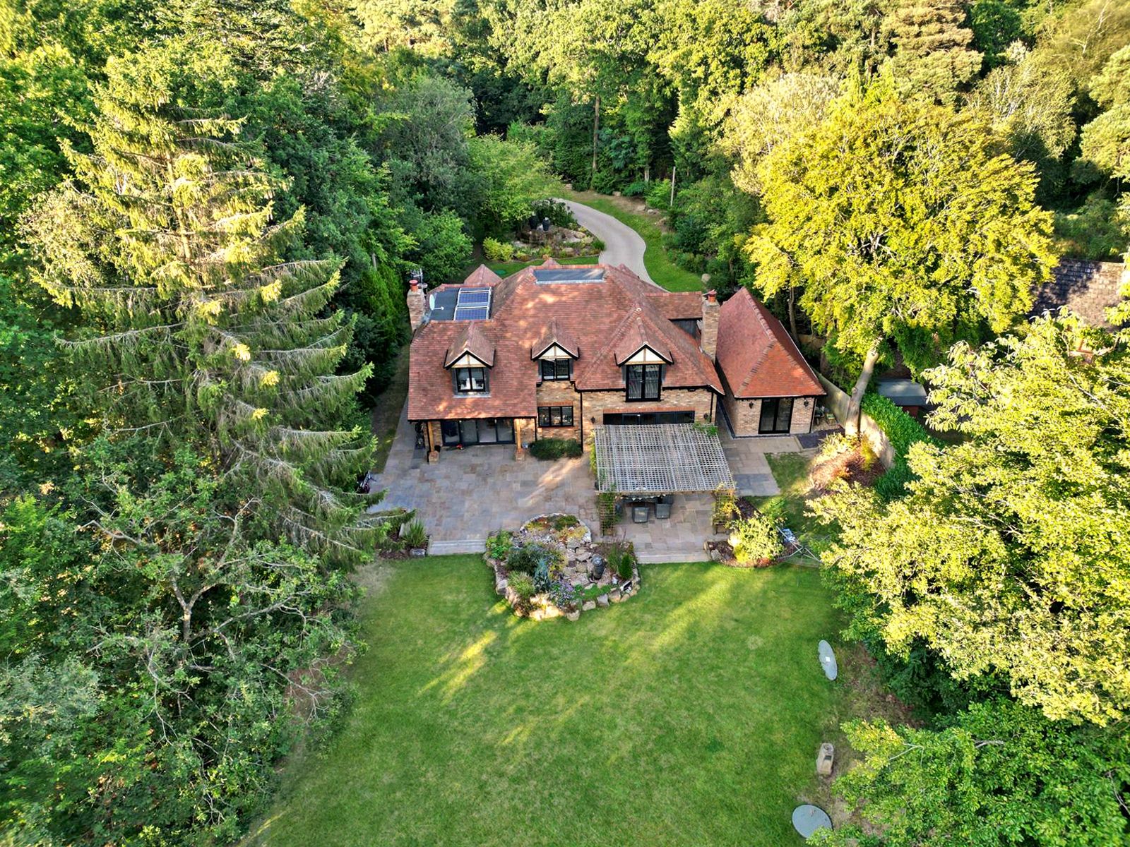 Lake View Road, Felbridge, Surrey