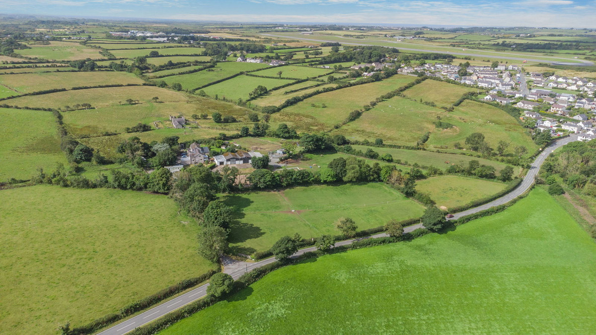 Parciau, Llangefni, LL77 7PJ