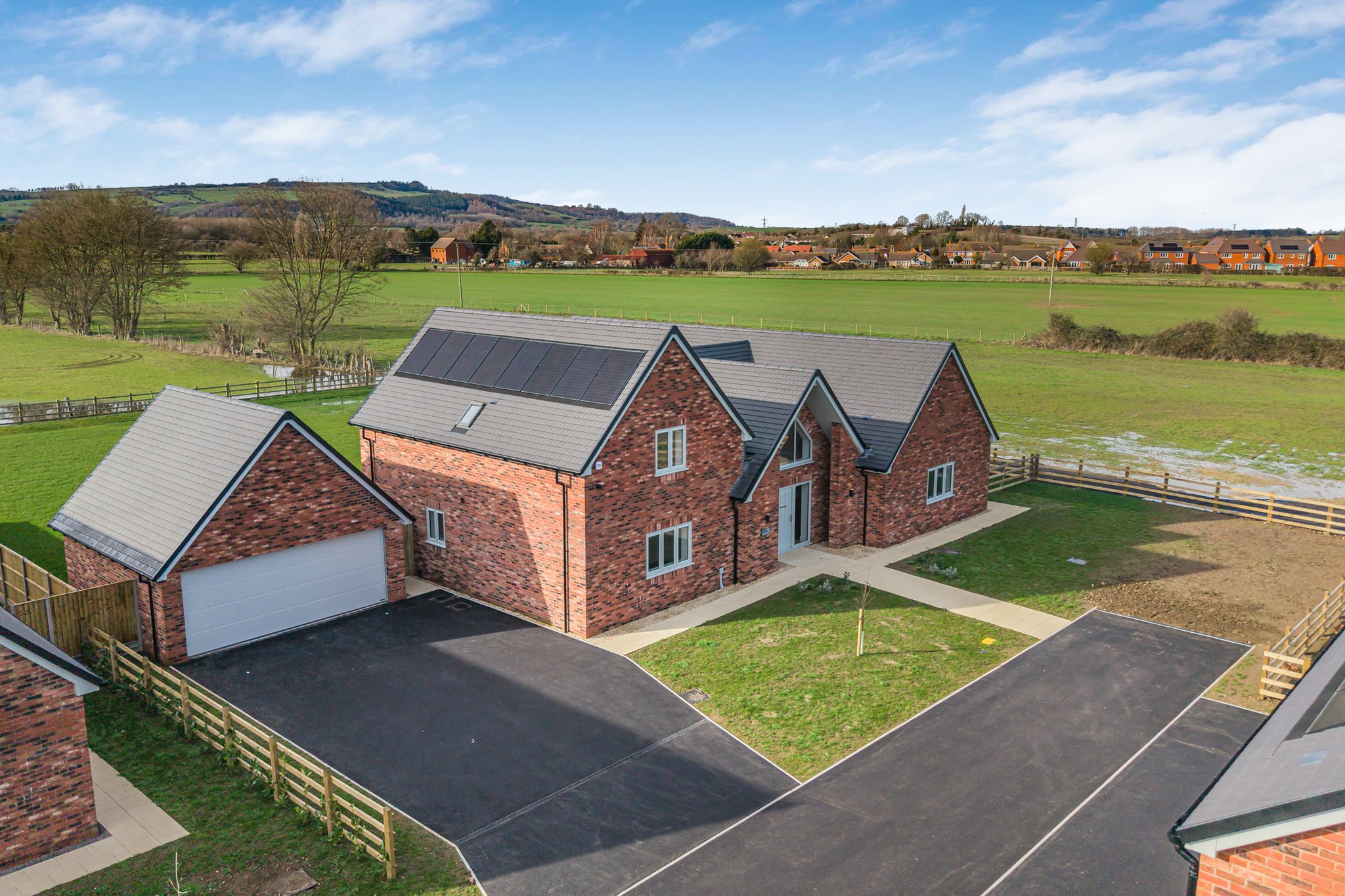 Sister Elms Drive, Sedgeberrow, Evesham