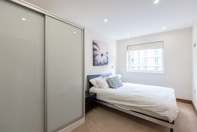 1 bedroom(s) apartment to sale in Queenstown Road, Battersea-image 3