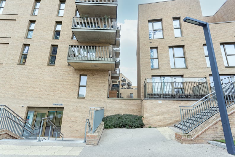 1 bedroom(s) apartment to sale in Shearwater Drive, Hendon, London-image 9