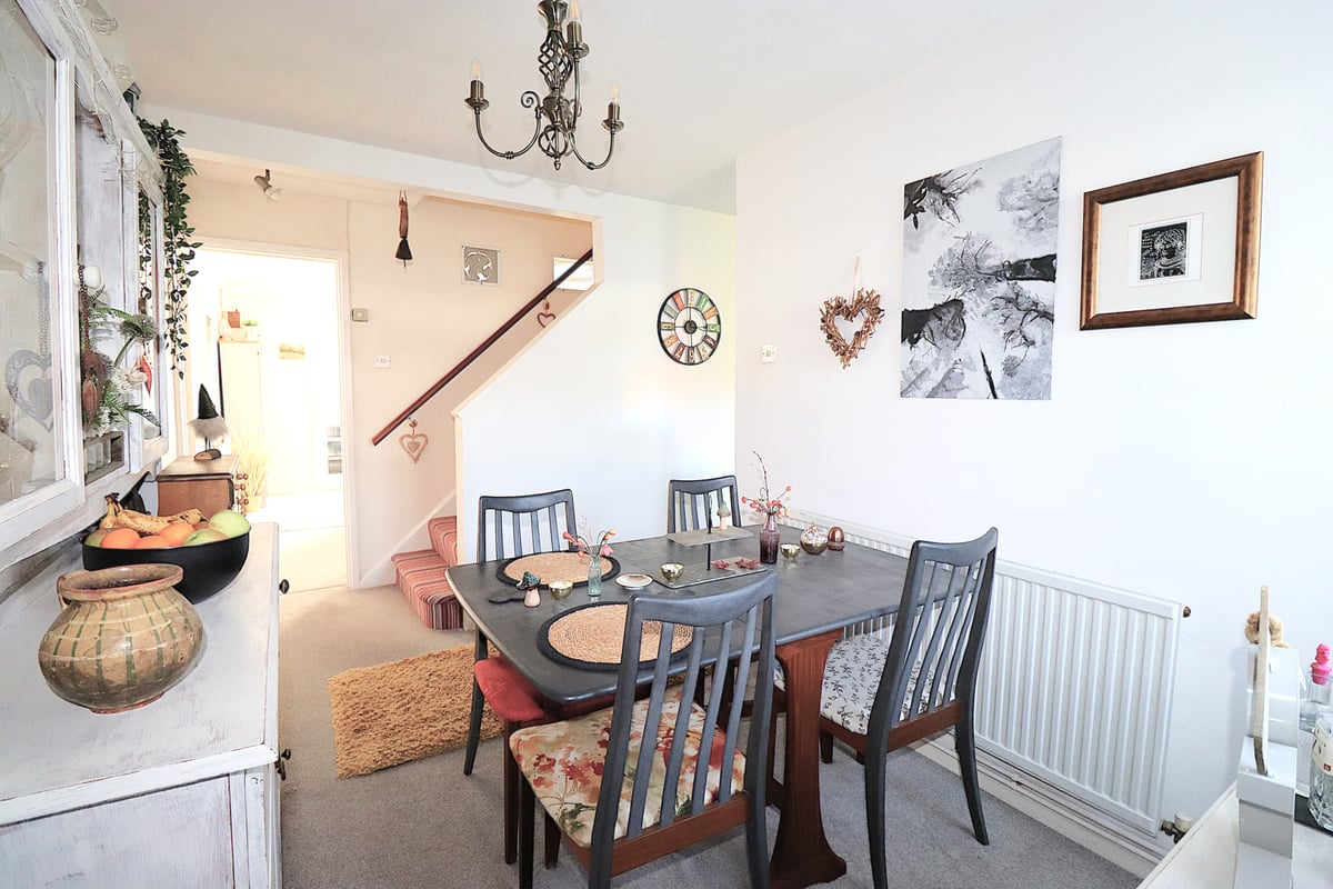 Pinewood Park, Farnborough, GU14 9LF