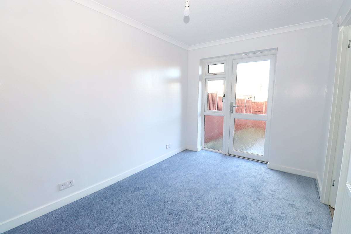 Jubilee Close, Farnborough, GU14 9TD