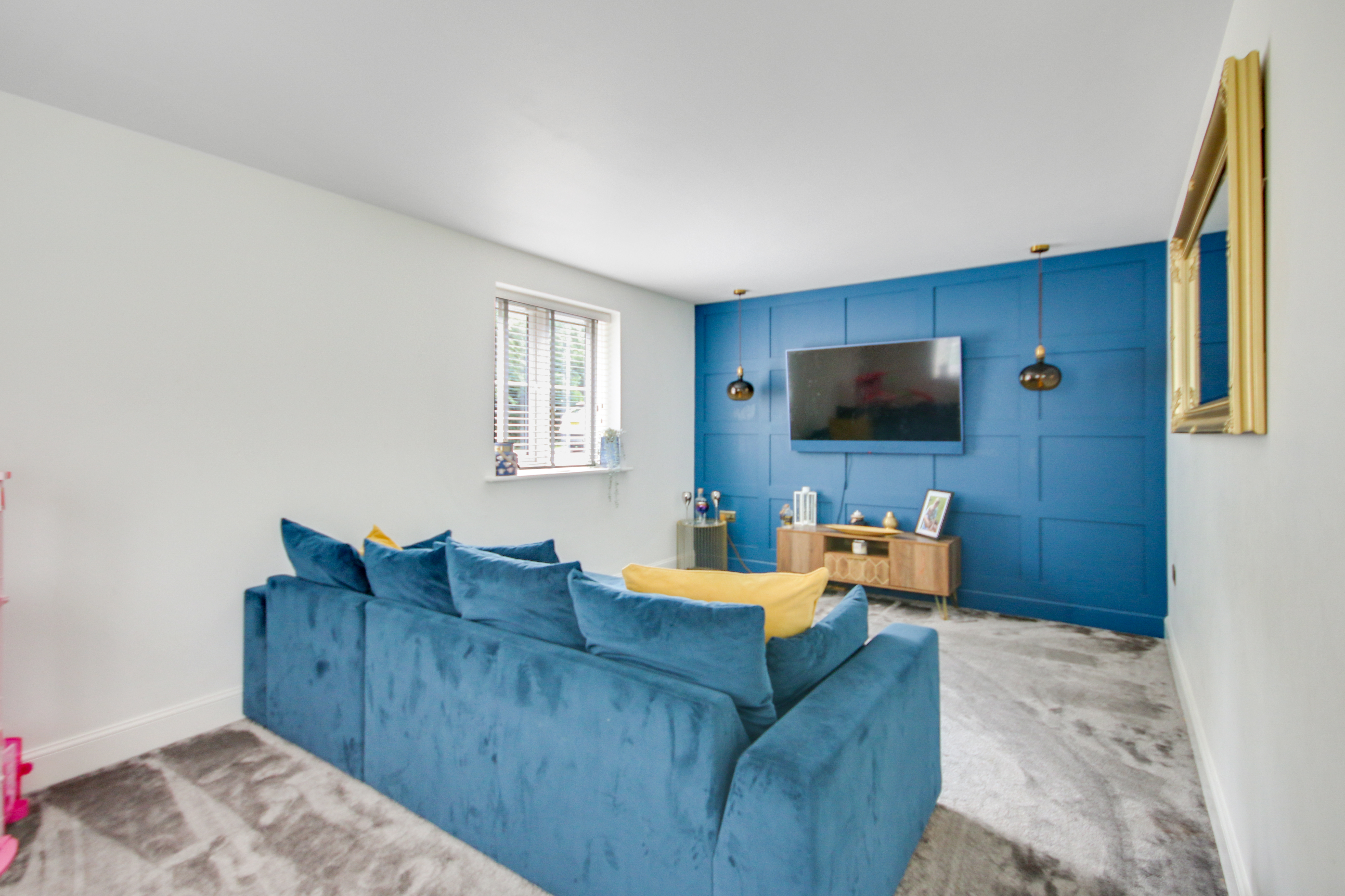Acorn Avenue, Crawley, West Sussex