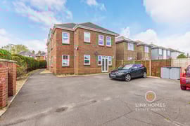 Oakwood House | Thumbnail