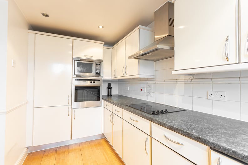 2 bedroom(s) apartment to sale in Cotton Row, Battersea, London-image 7