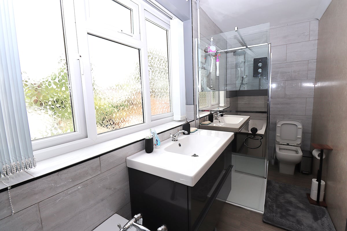 Fleet Road, Farnborough, GU14 9RA