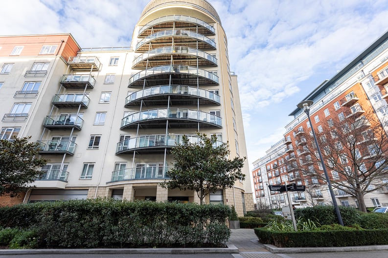 3 bedroom(s) apartment to sale in Boulevard Drive, Colindale, London-image 14