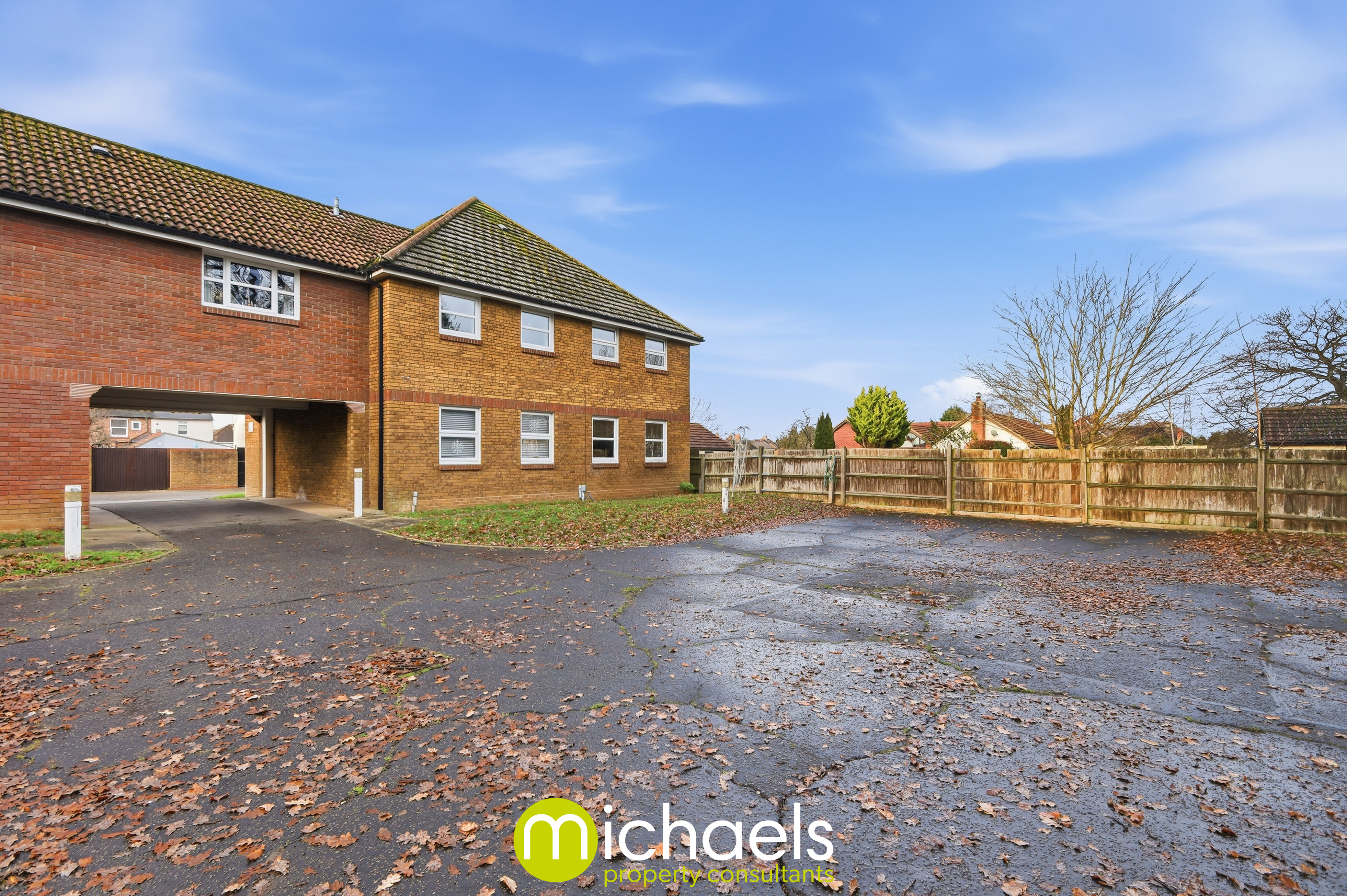 1 Hollytree Court, Layer Road