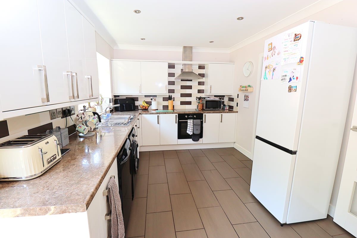 Marshall Close, FARNBOROUGH, GU14 8RY