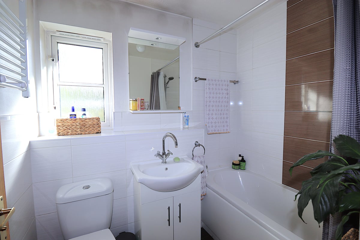 Corfe Way, Farnborough, GU14 6TS