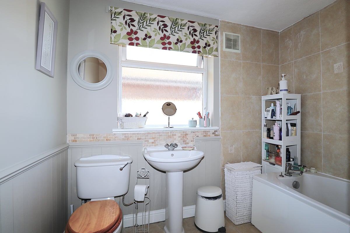 Sycamore Road, Farnborough, GU14 6RE