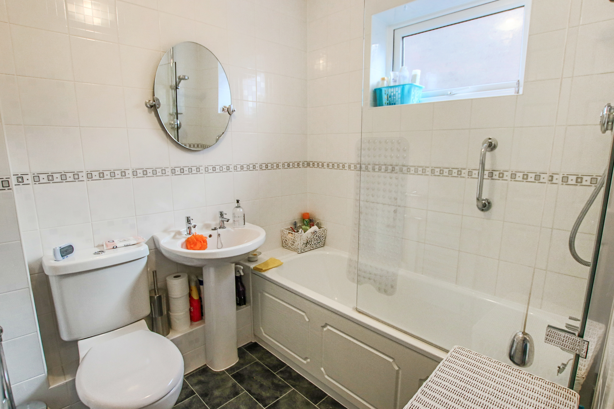 15 Kindersley Close, East Grinstead