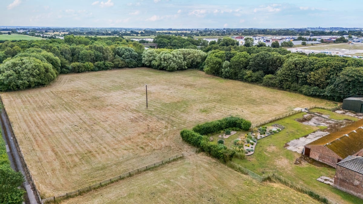 Woodcarr Farm, Sandtoft Road, Doncaster, DN9 1PW