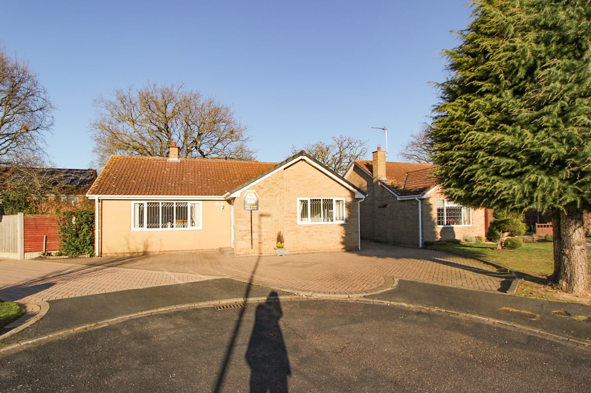 3 bedroom detached bungalow for sale, Oak Tree Road, Branton, Doncaster