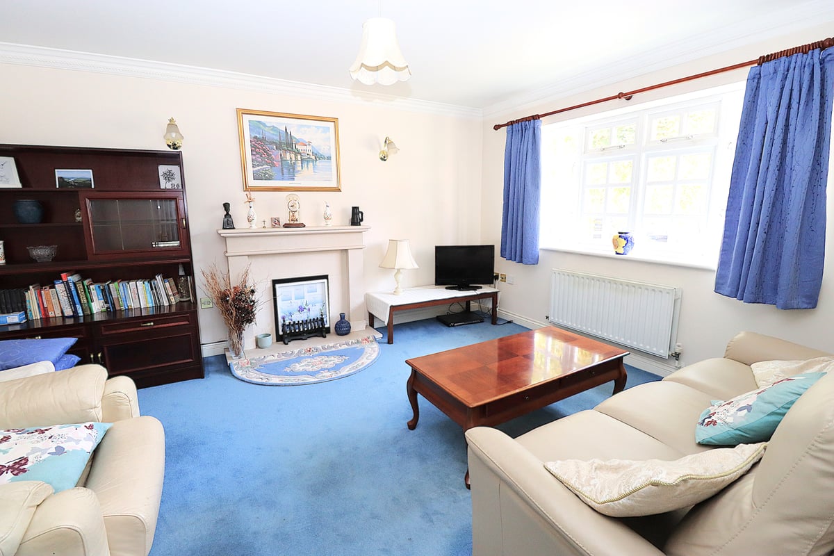 Canterbury Gardens, Farnborough, GU14 6ST