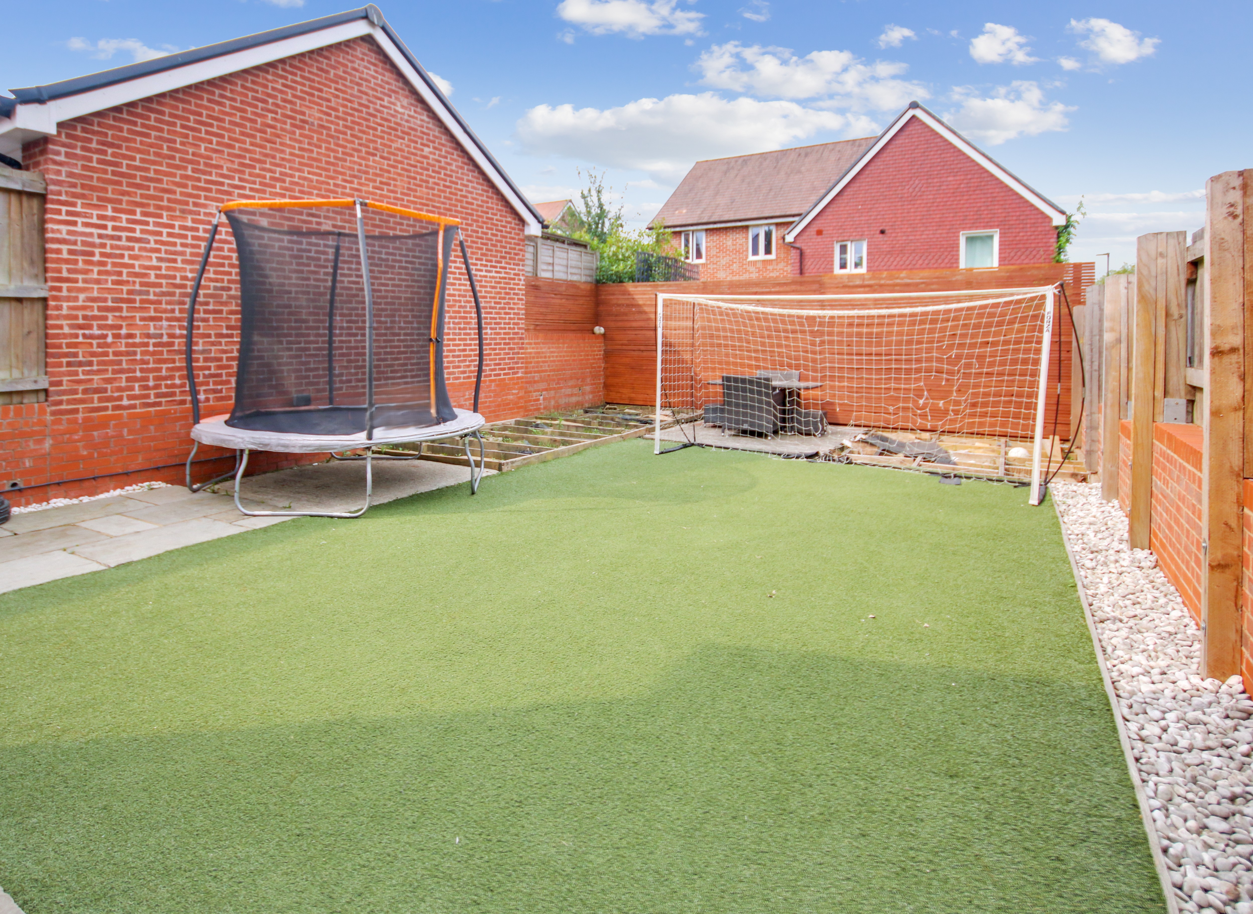 Acorn Avenue, Crawley, West Sussex