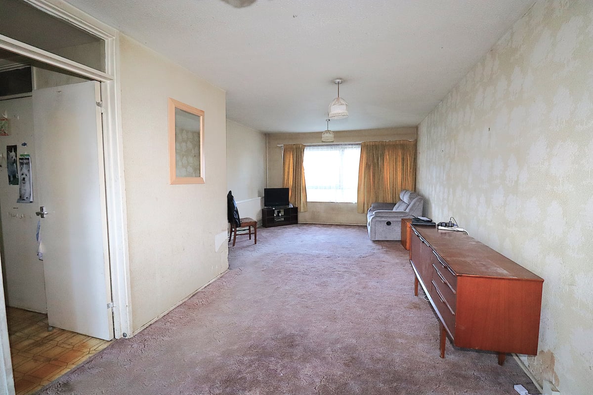 Holywell Close, Farnborough, GU14 8TT