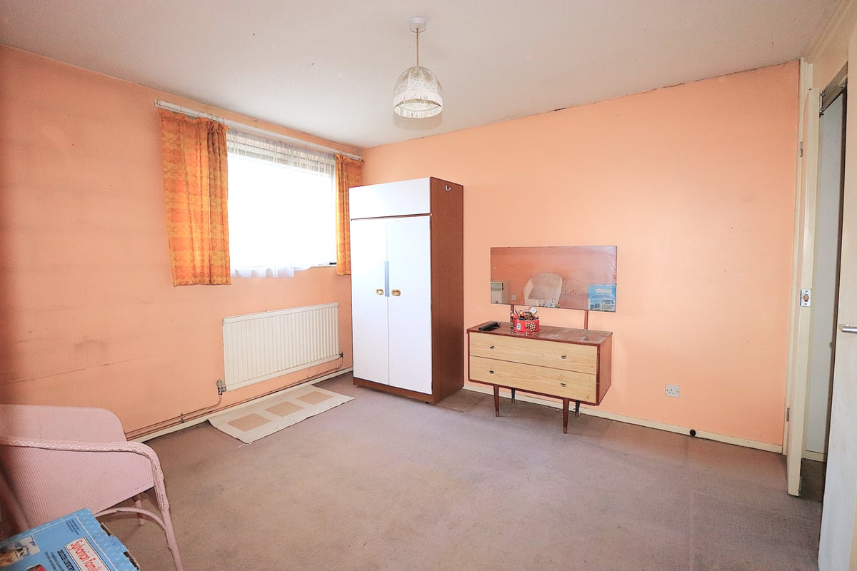 Holywell Close, Farnborough, GU14 8TT