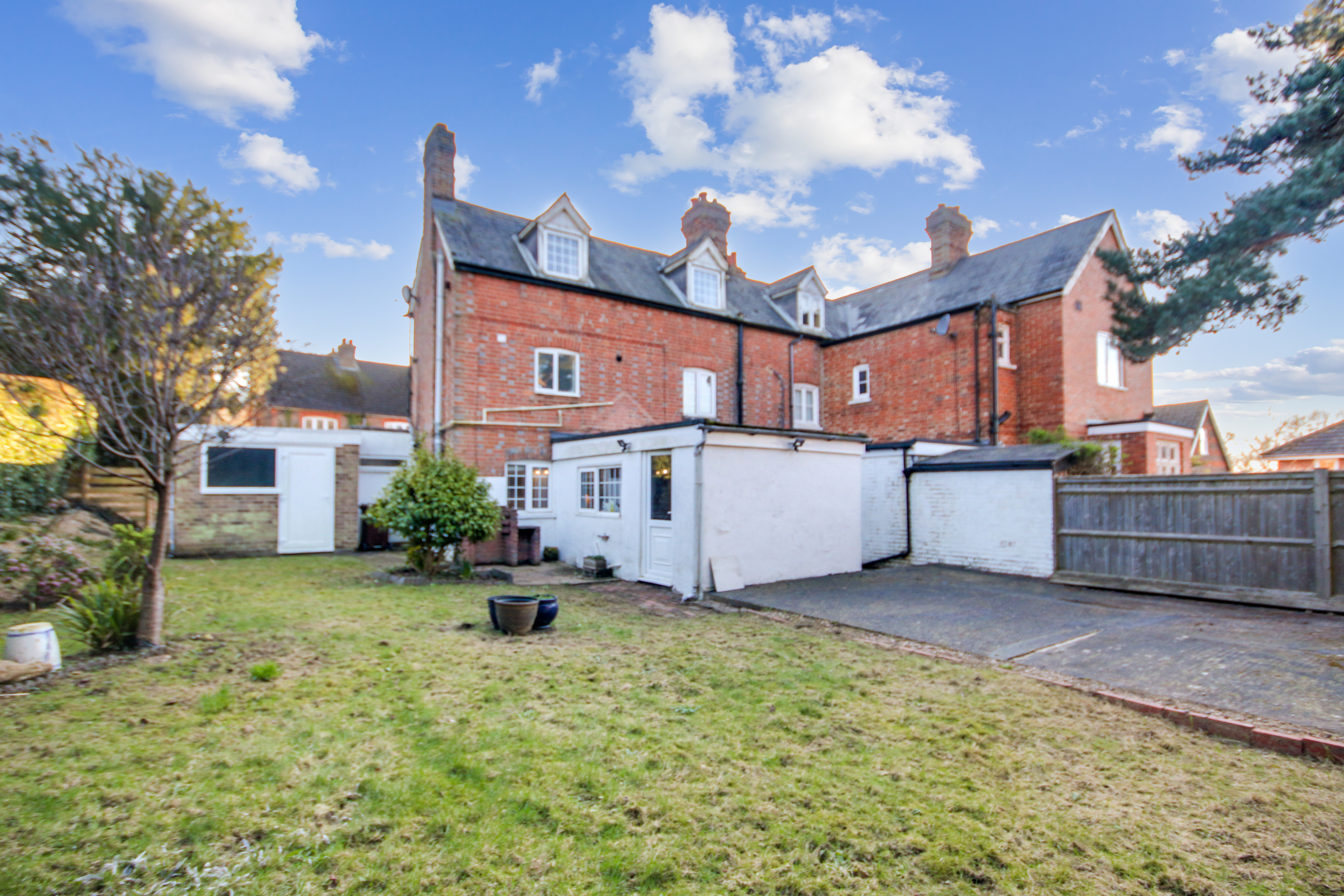 Clinton Hill, Lingfield, Surrey