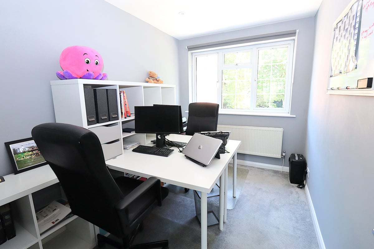 The Potteries, Farnborough, GU14 9JR