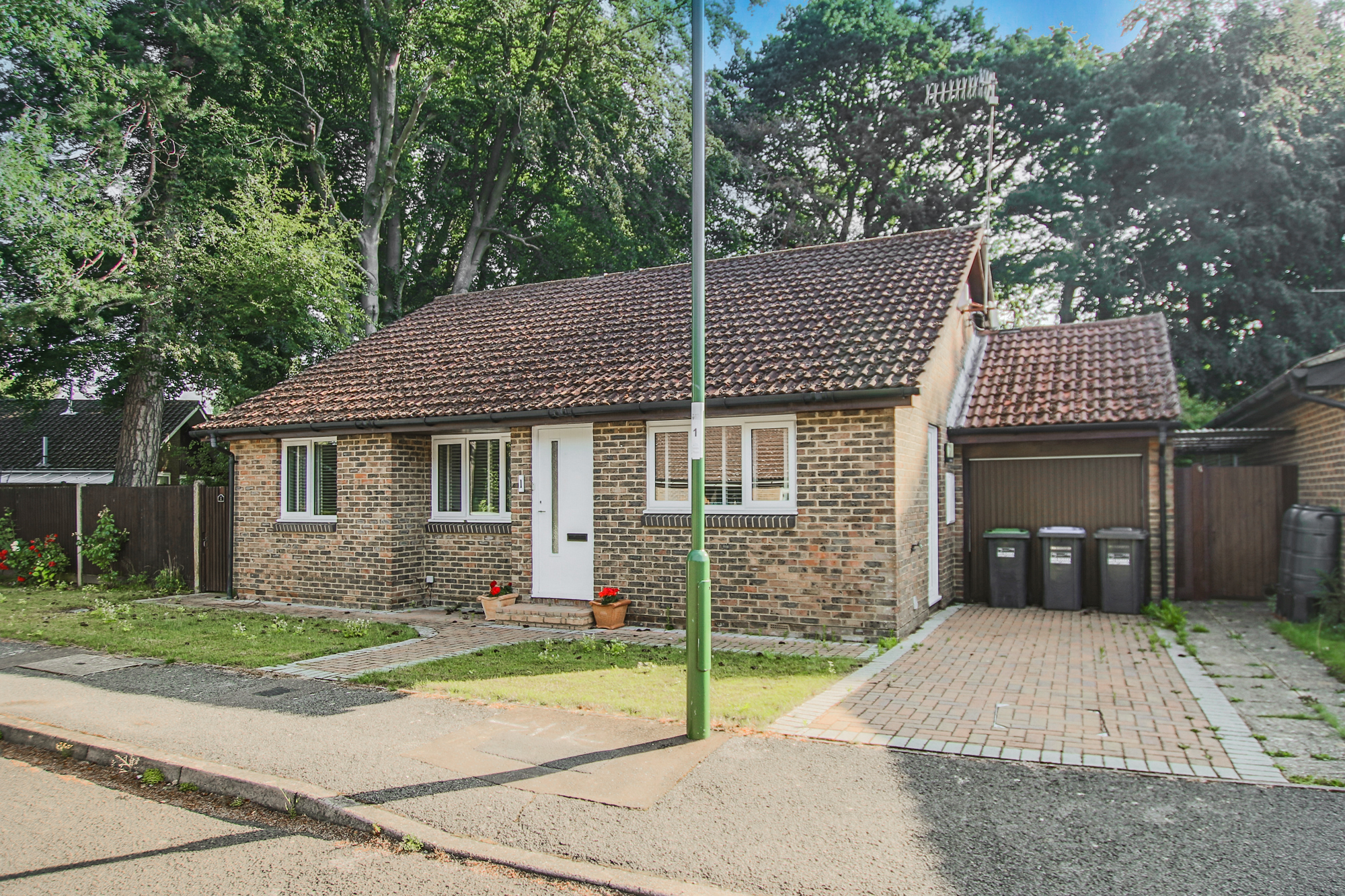 Spring Gardens, Copthorne