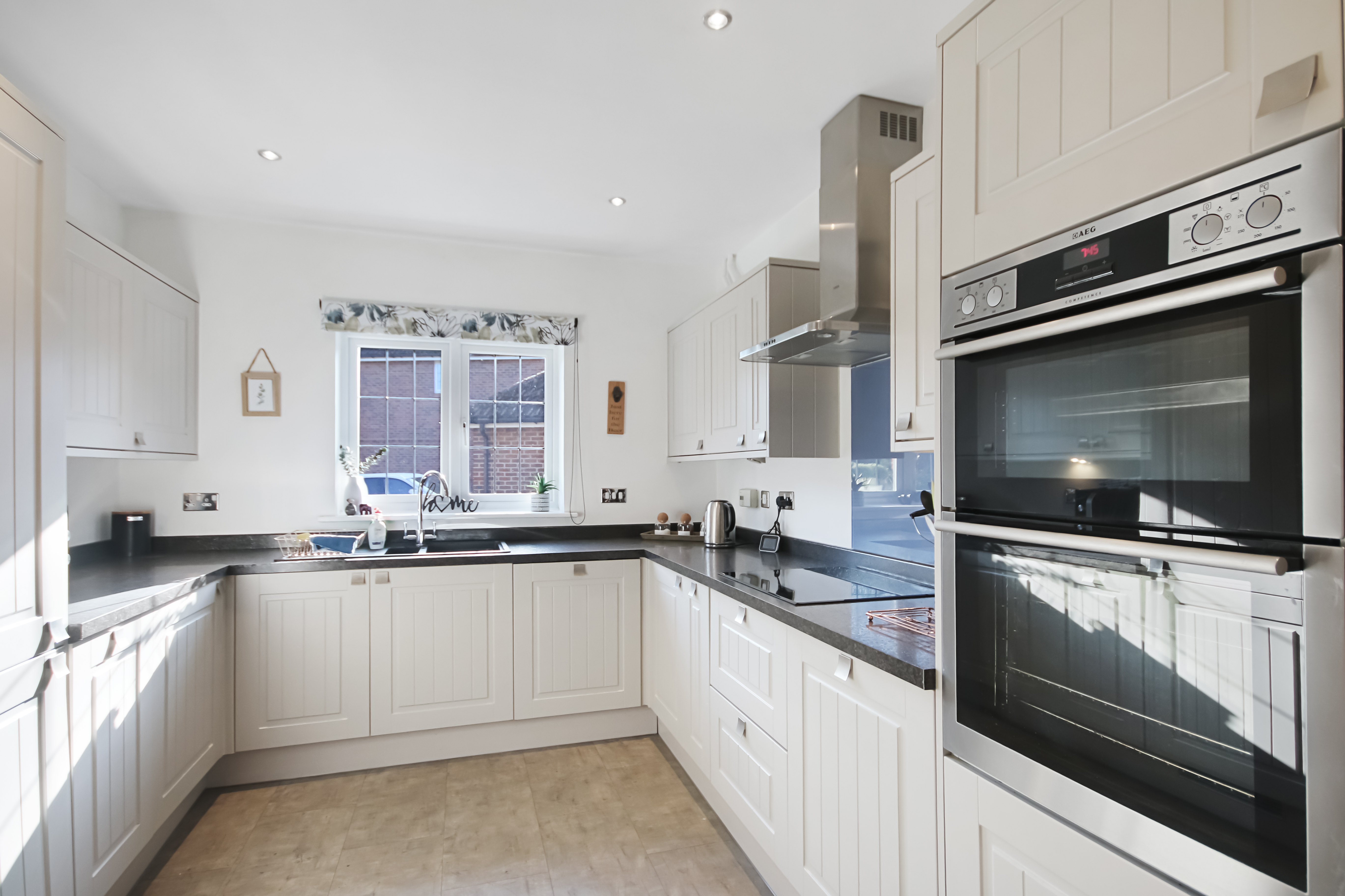 Rowplatt Close, Surrey