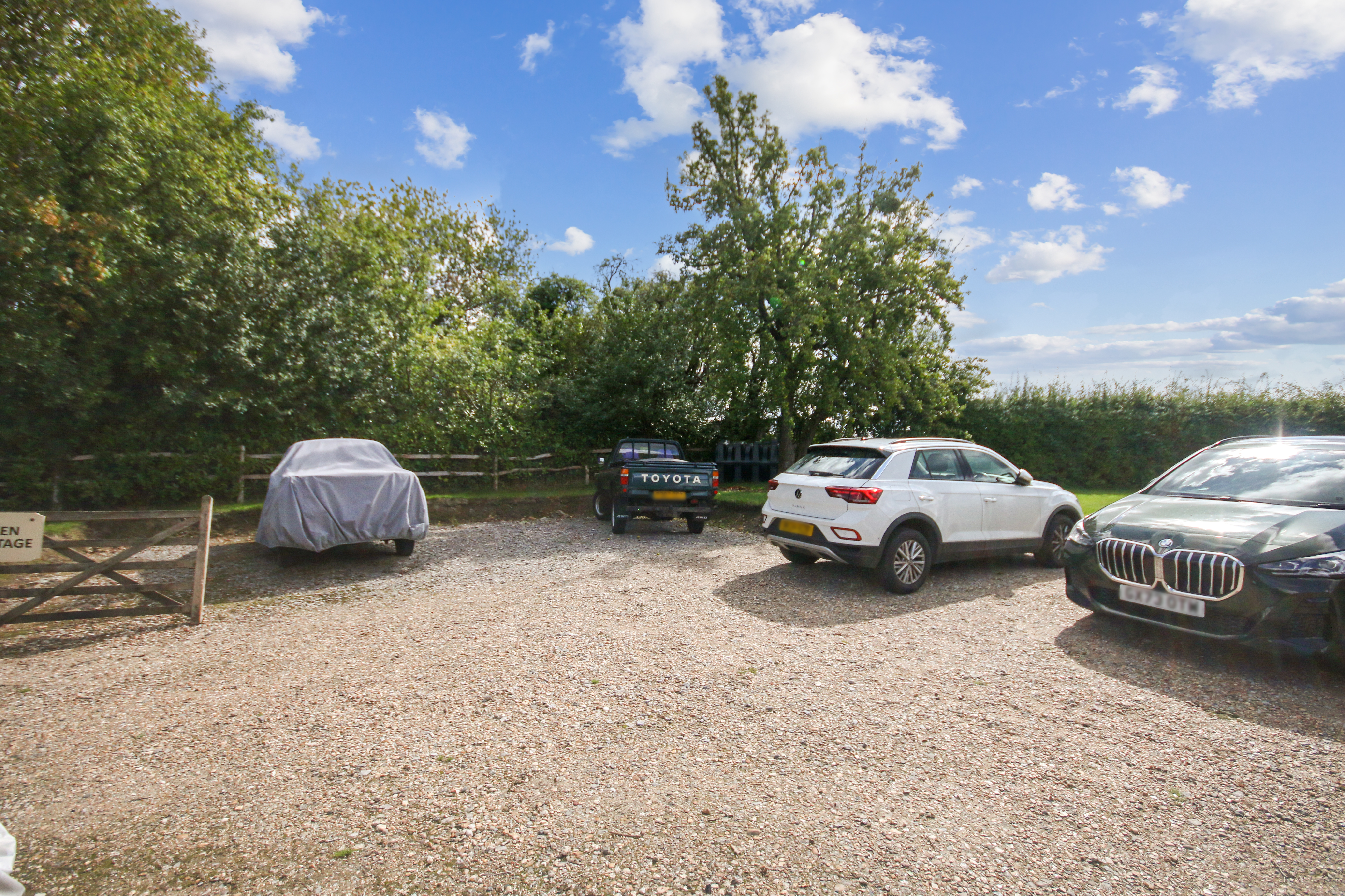 Glen Cottage, Bones Lane, Newchapel
