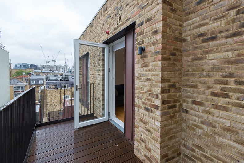 2 bedroom(s) apartment to sale in Hand Axe Yard, Kings Cross, London-image 8