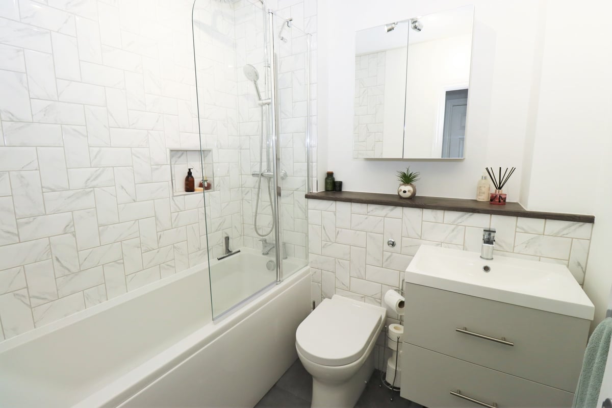 Ship Lane, FARNBOROUGH, GU14 8BH