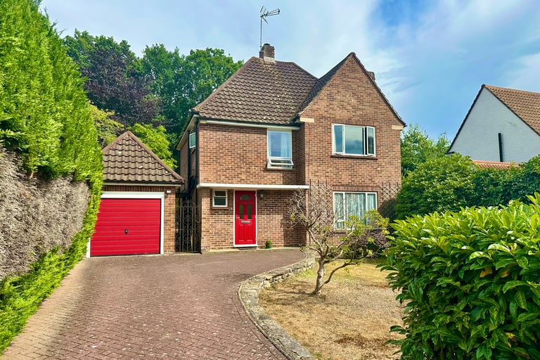 CAMBERLEY, £650,000
