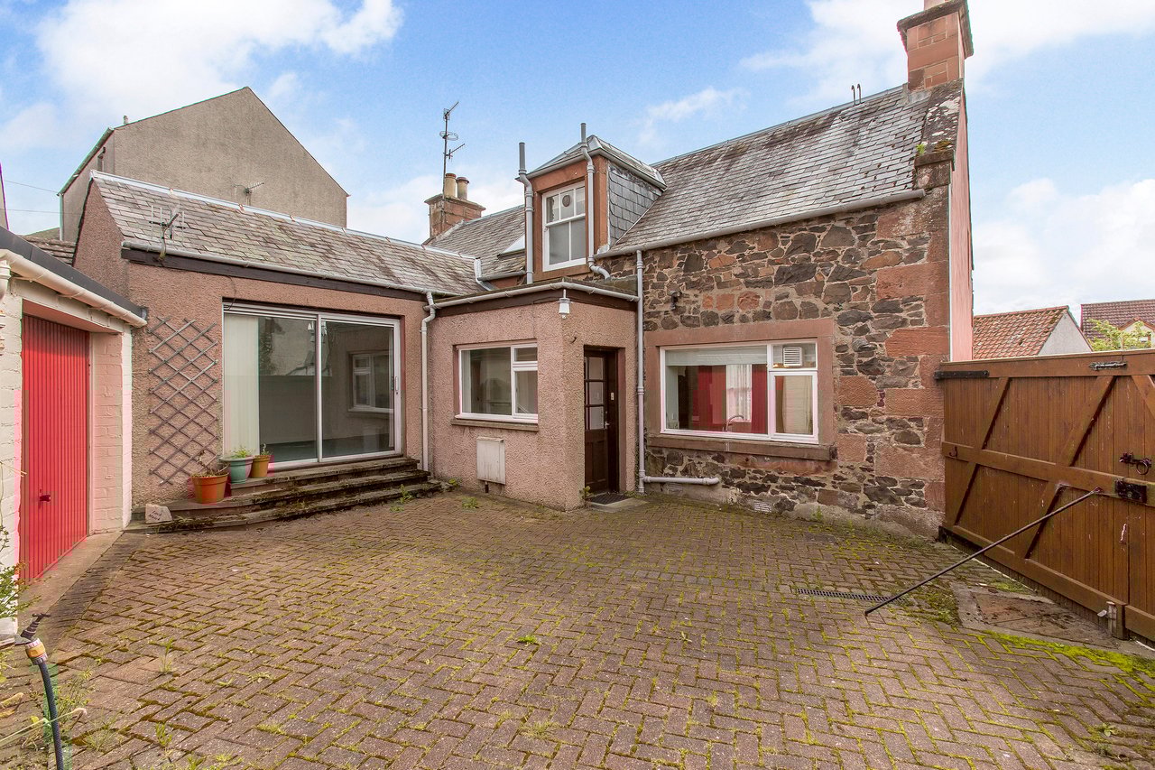 Detached House for sale in Cupar 1 High Road, Auchtermuchty, Cupar