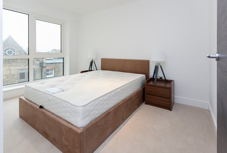 2 bedroom(s) apartment to sale in Dickens Yard, Ealing-image 6