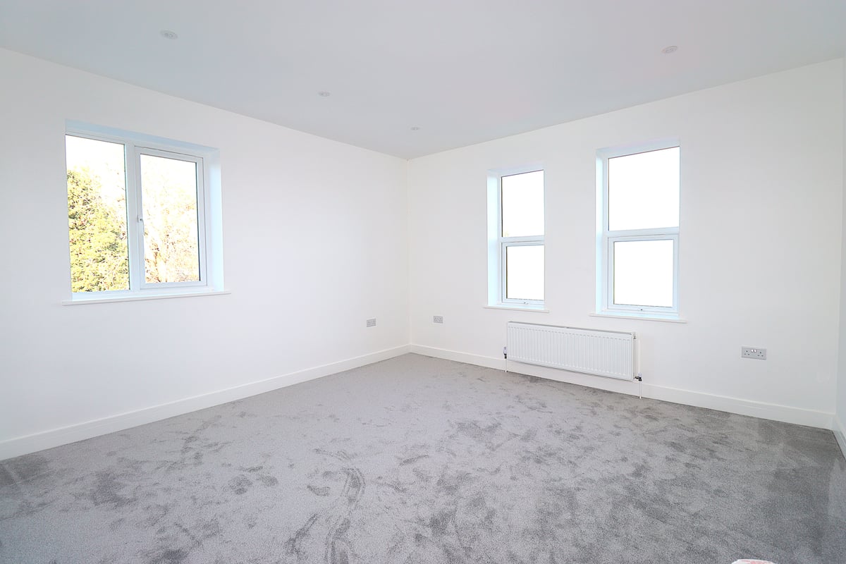 Fleet Road, FARNBOROUGH, GU14 9RU