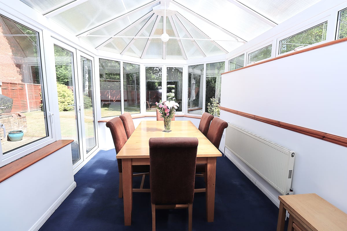 The Potteries, Farnborough, GU14 9JR