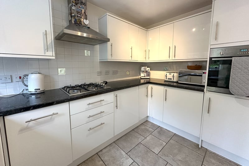 Jigsaw Estates Ltd Property For Sale BAGSHOT, £435,000