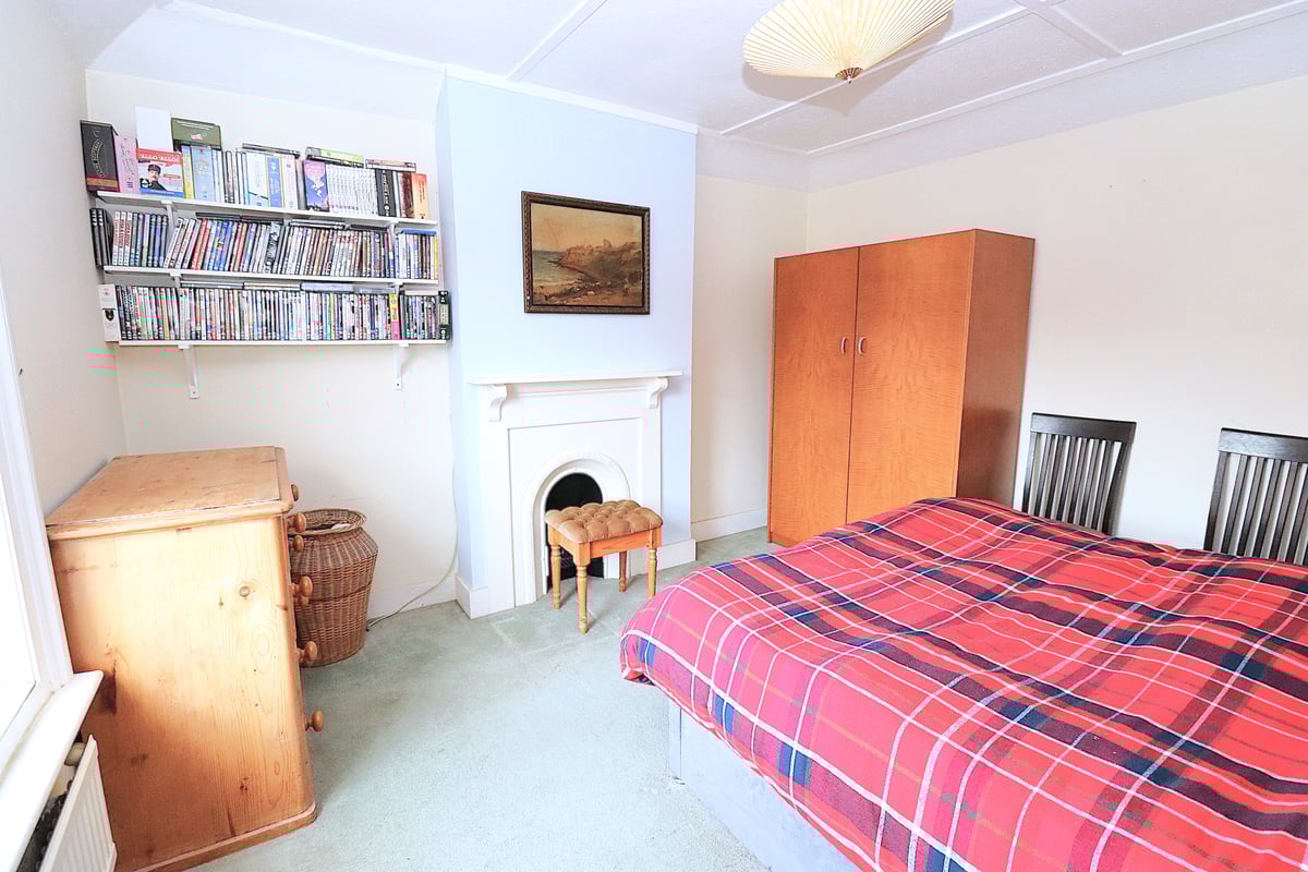 Highfield Road, Farnborough, GU14 0EB