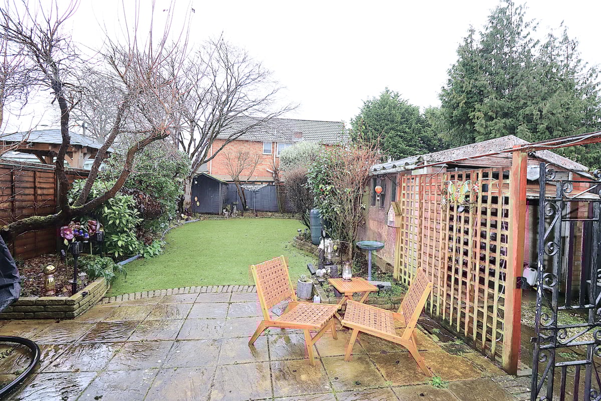 Chiltern Avenue, Farnborough, GU14 9SE