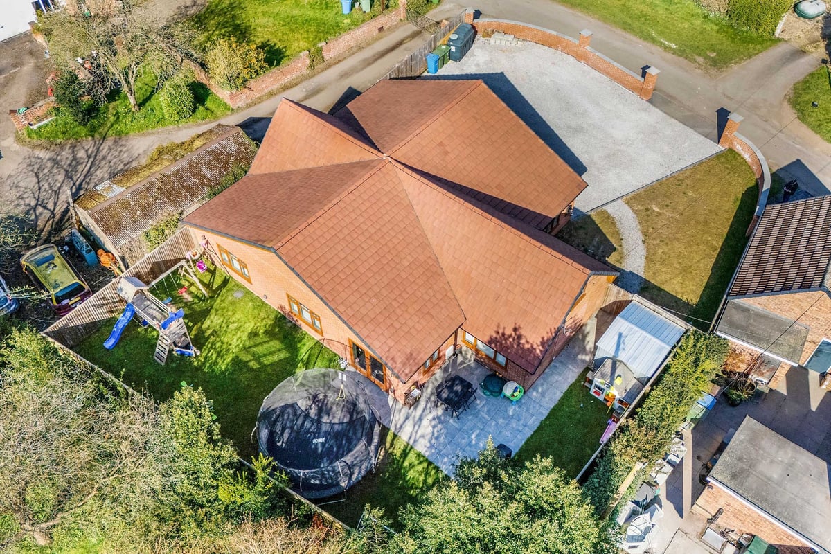 Lyndale, Church Lane, Retford, DN22 8EB