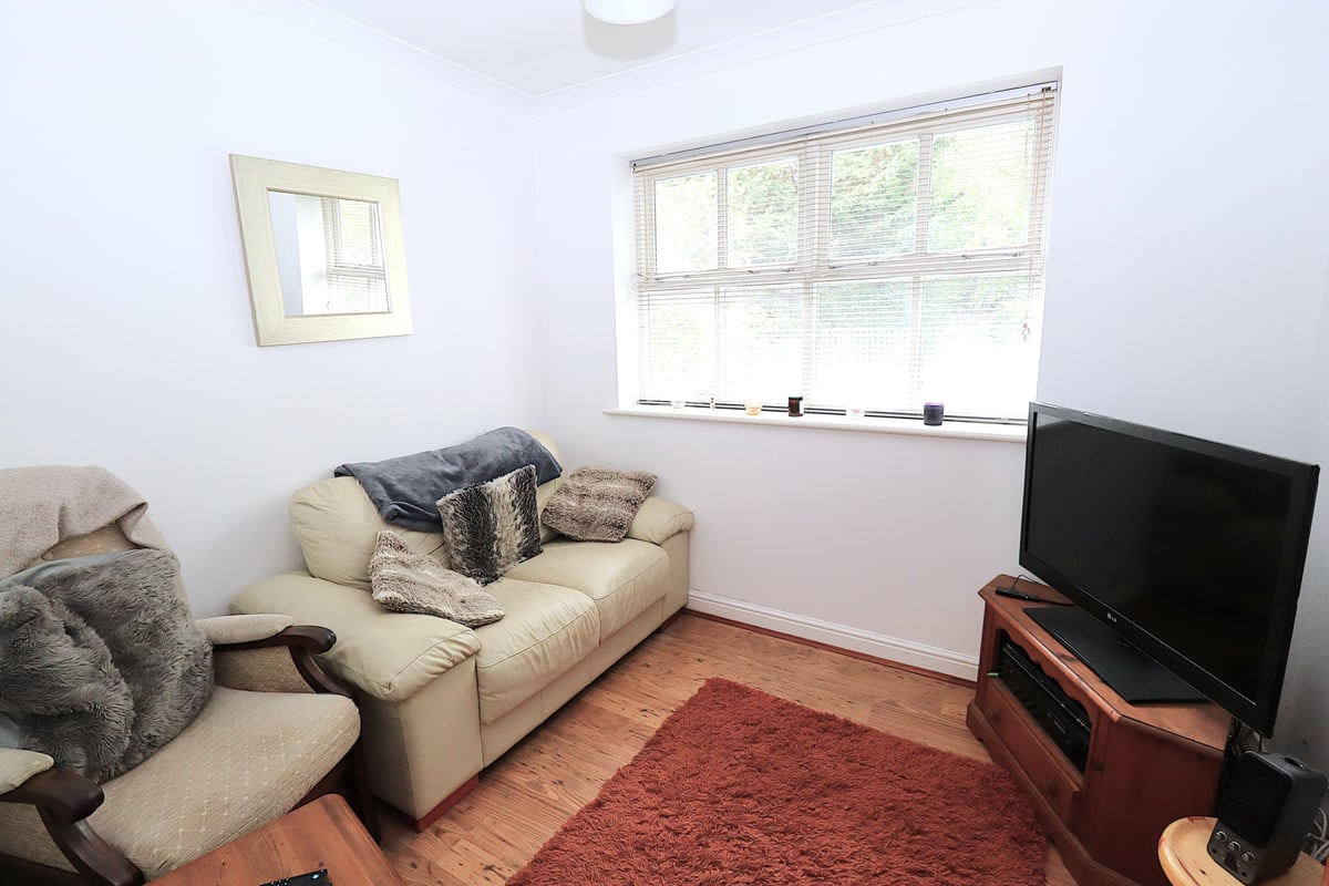  Richmond Close, FARNBOROUGH, GU14 0RH